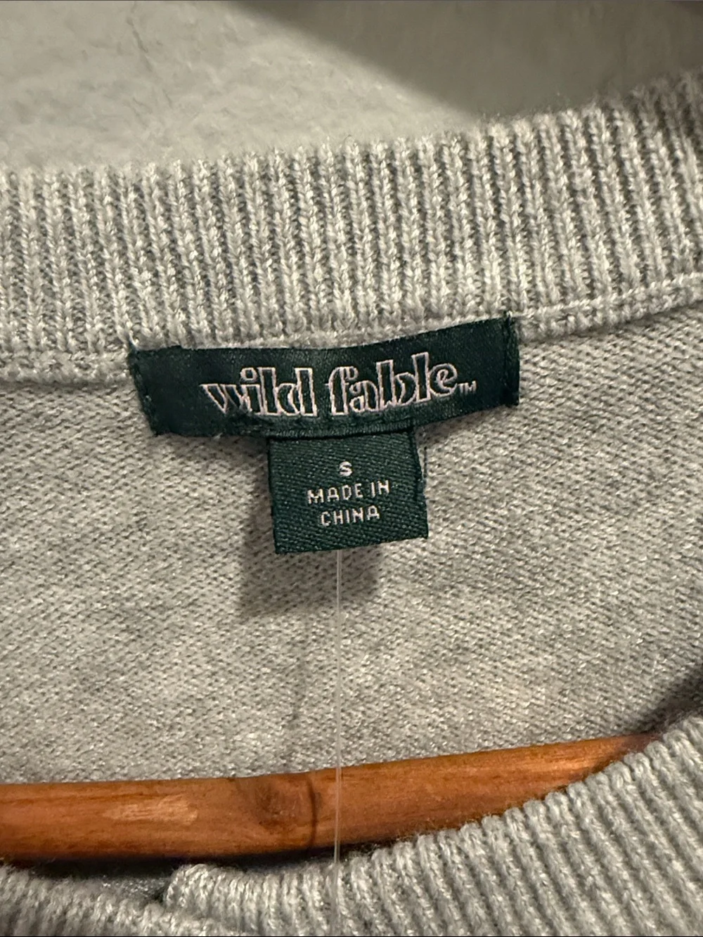 Wild Fable Gray Crewneck Cardigan with Red Flower Accents size small